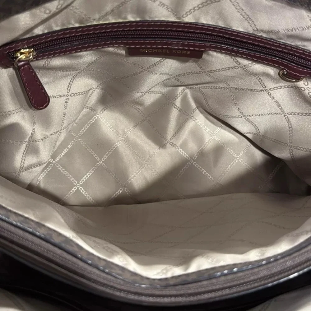 MICHAEL KORS Burgandy Brown Voyager East West Signature Tote Purse Shoulder Bag
